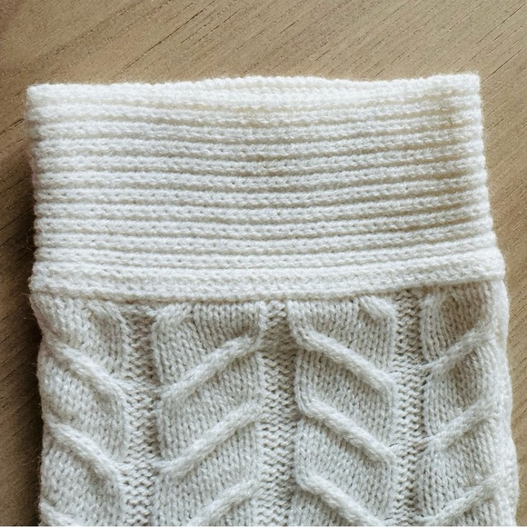 New York & Company Creamy White Boat Neck Sweater / Size Large - Picture 5 of 13